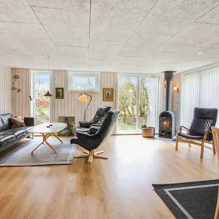 Nielsine - 1-5km From The Sea By Interhome