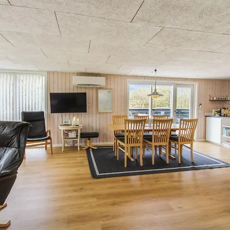 Nielsine - 1-5km From The Sea By Interhome