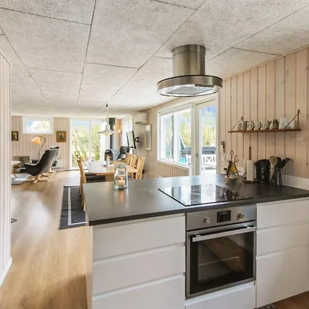 Nyaraló Nielsine - 1-5km From The Sea By Interhome