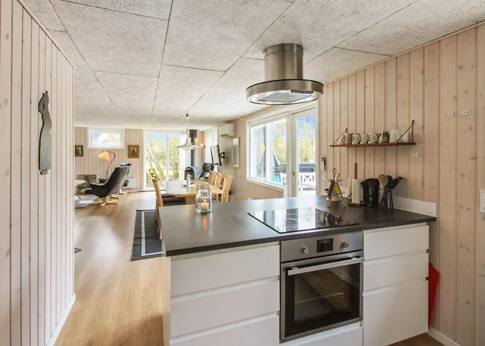 Prázdninový dům Nielsine - 1-5km From The Sea By Interhome *